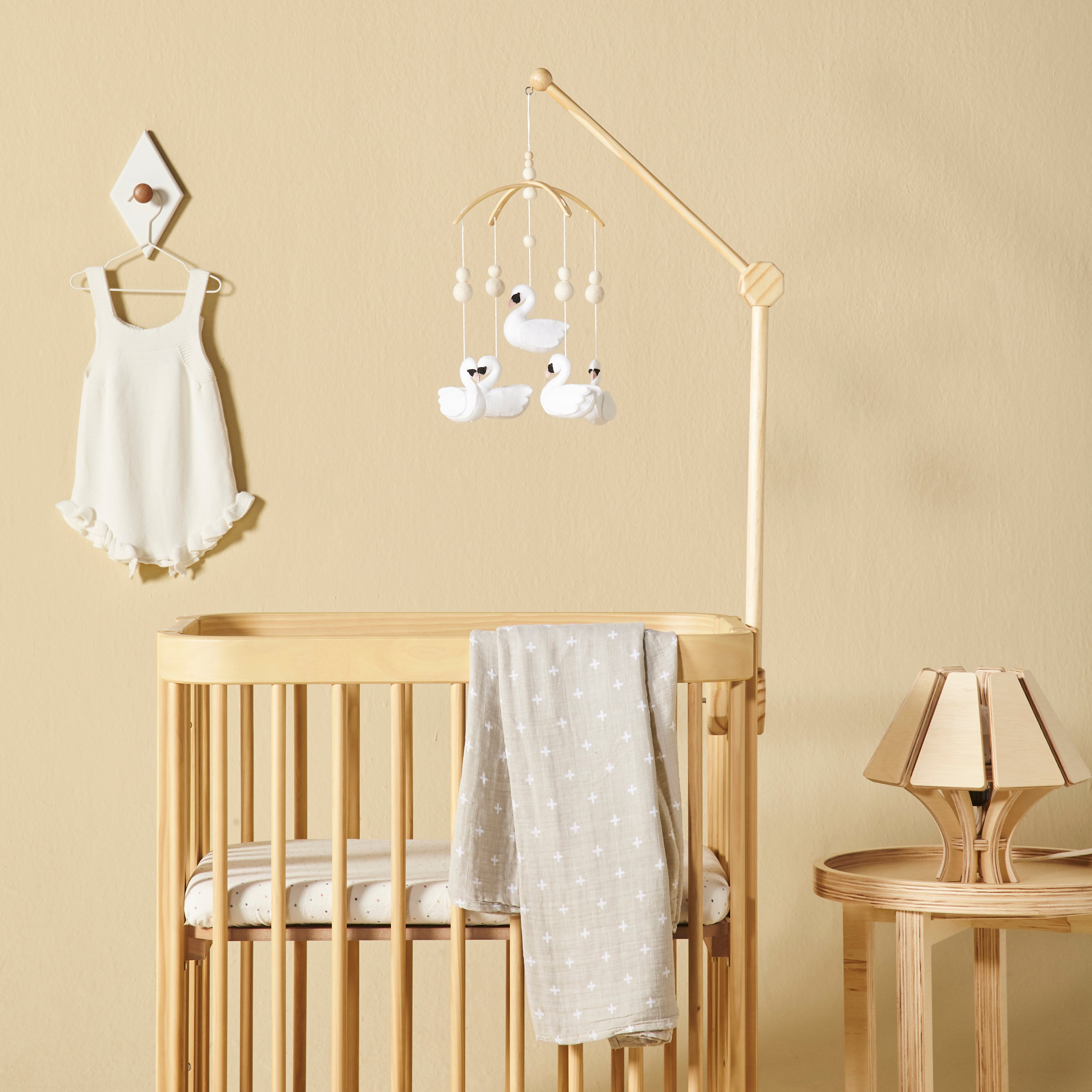 Schwan buying Mobile for baby cot,elegant felt mobile